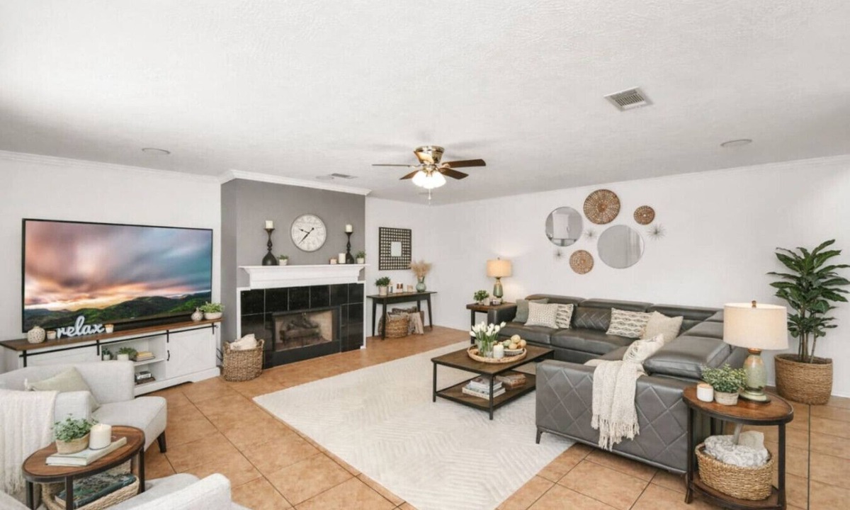 Atascocita House | Family-Friendly 6BR Retreat w/Pool & Hot Tub
