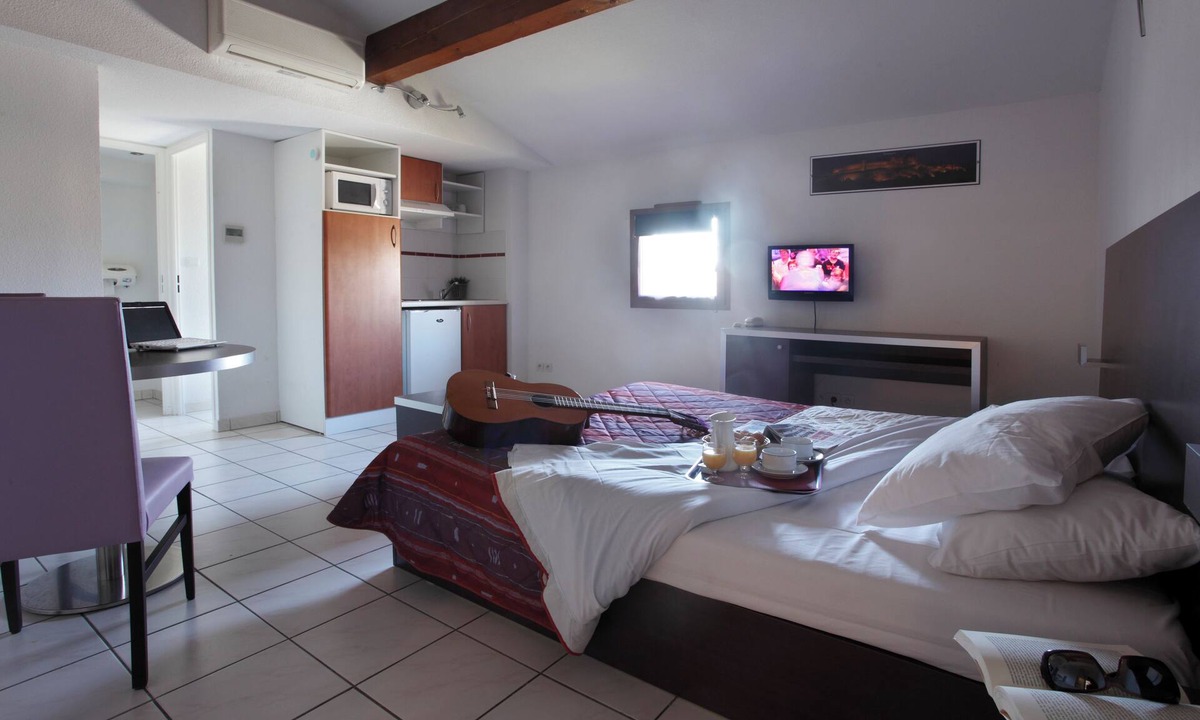 Carcassonne Hotel | Family-Friendly Accommodation Close to Maison des Memoires in Carcassonne!