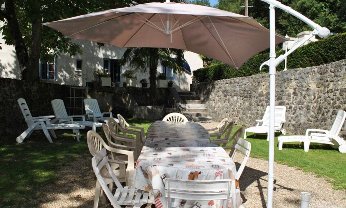 Blere Cottage | Family-friendly accommodation in historic mill with garden