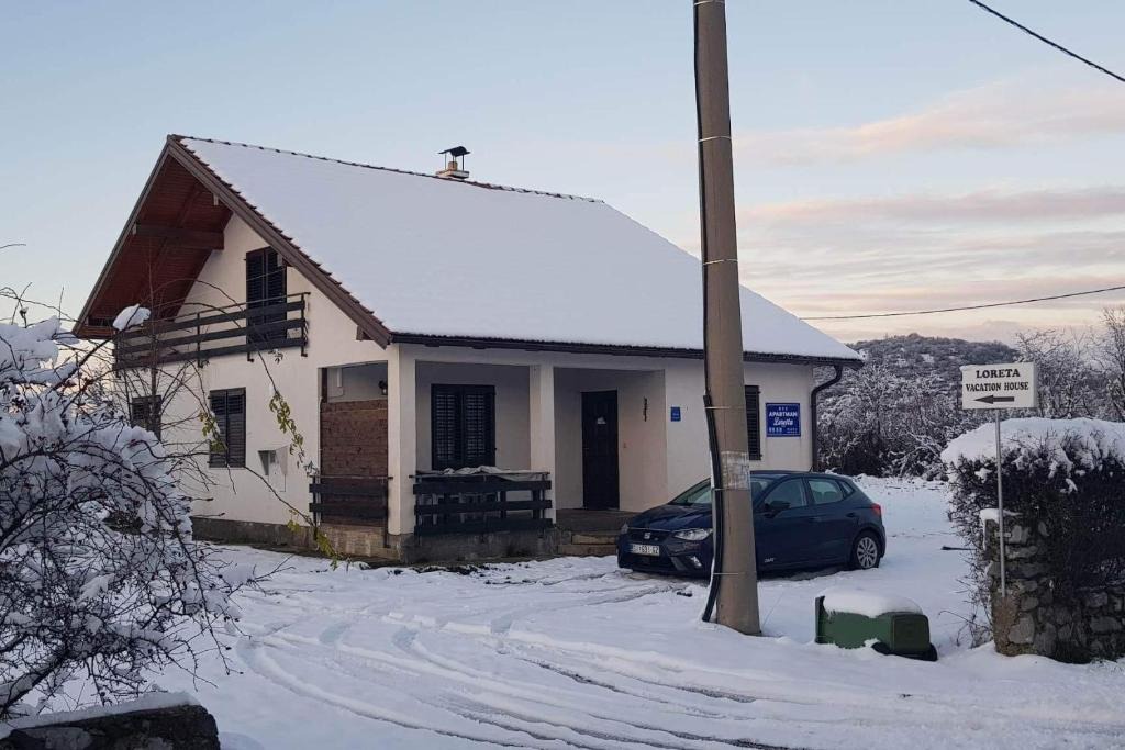 Lovinac Apartment | Family-friendly apartments with swimming pool Lovinac, Velebit - 21748