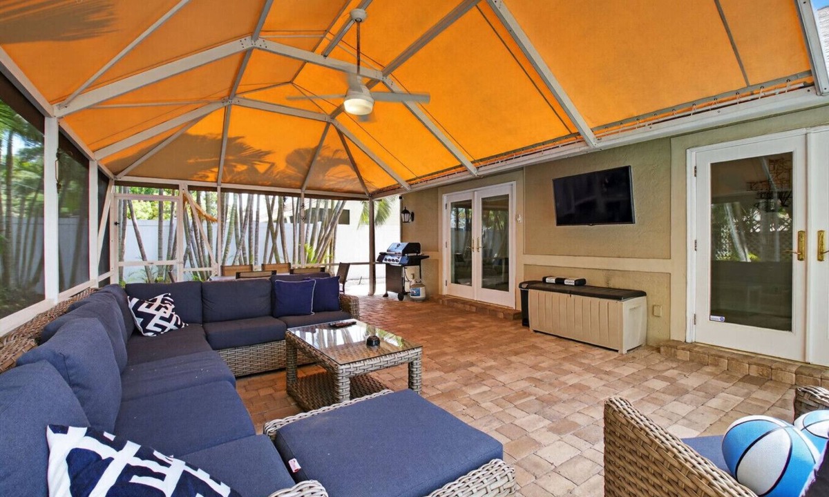 Boca Raton House | Family-Friendly Boca Gem: 4BR/3BA w/Heated Pool & Sauna