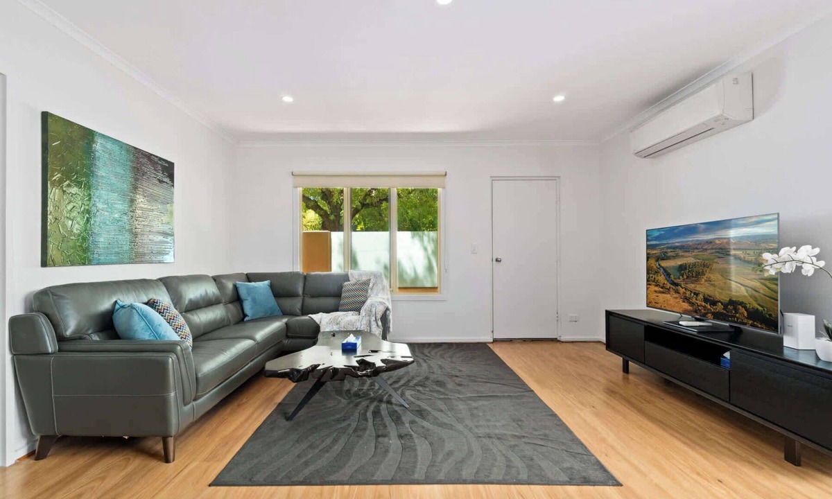 Adelaide Central Business District Apartment | Family friendly/CBD/3BR Apt/Hurtle Square