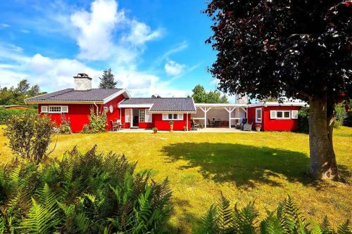 Vejby House | Family-Friendly Cottage Secluded 3 Terraces
