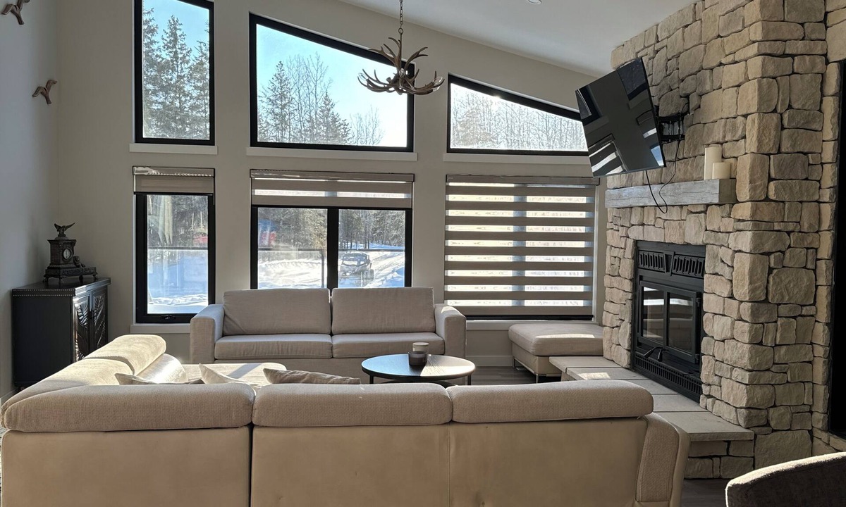 Arnes Cabin | Family friendly, from trails to playground!