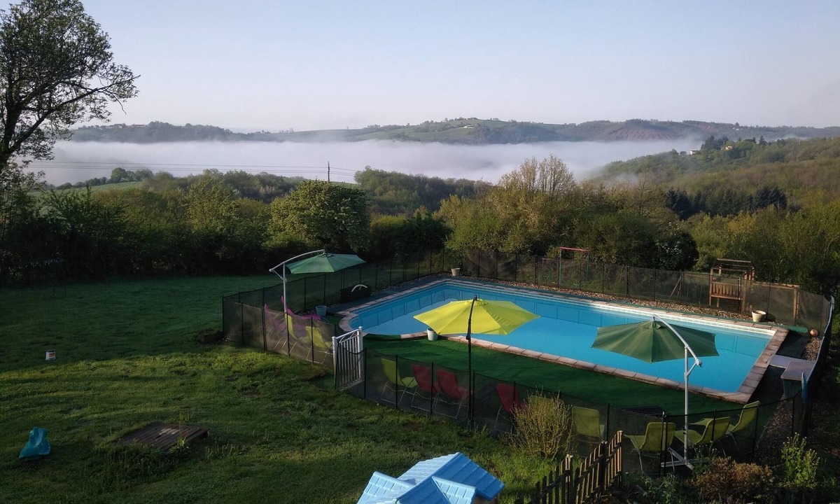 Pampelonne Cottage | Family friendly gite with shared pool