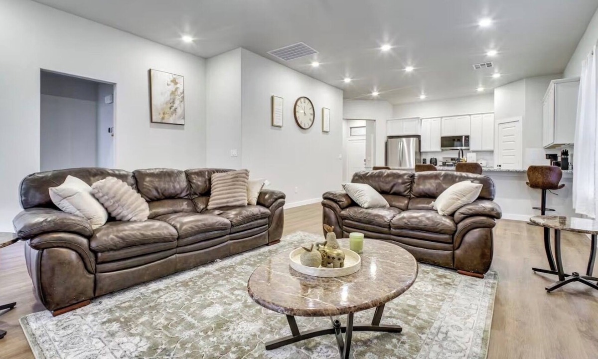Lubbock House | Family-Friendly Haven: Space for Everyone!