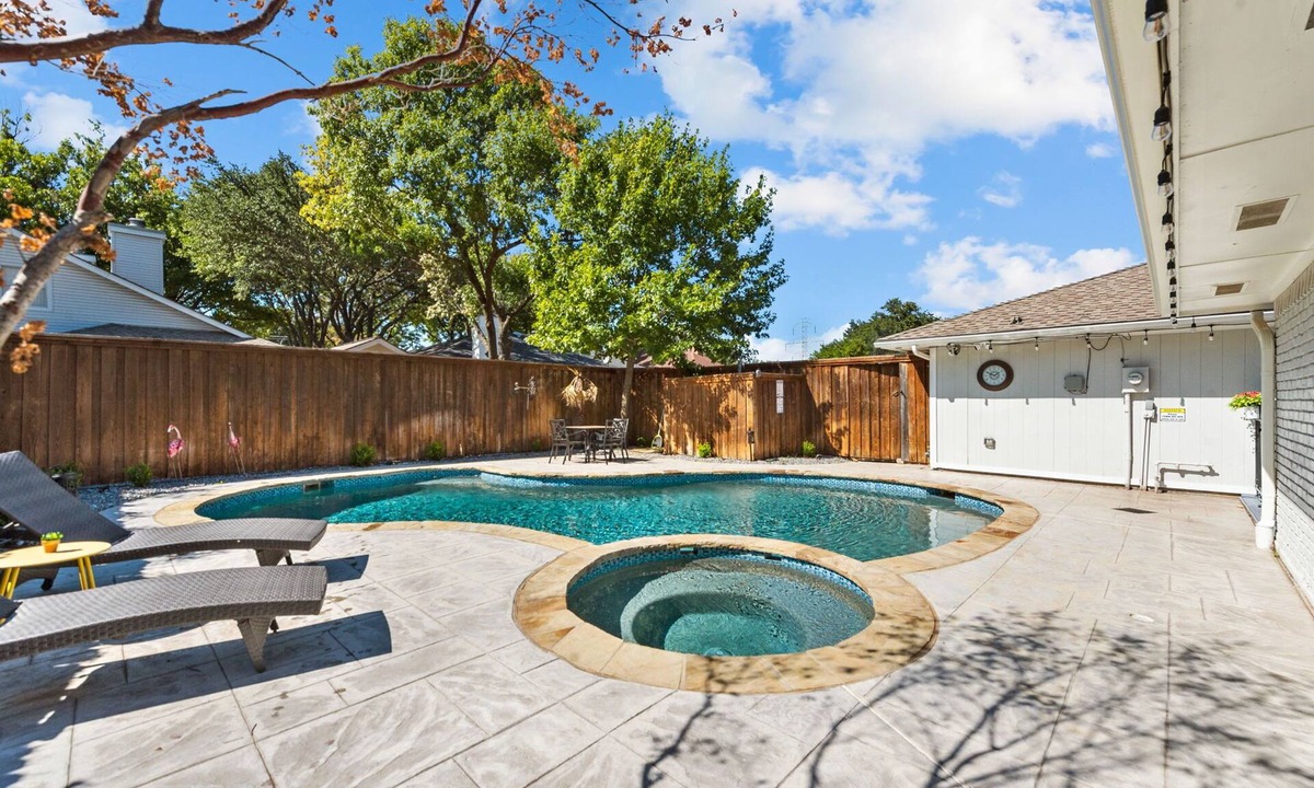 Richardson House | Family Friendly, Heated Pool Spa, 2 King Beds, Foosball, Games, Grill, Cornhole