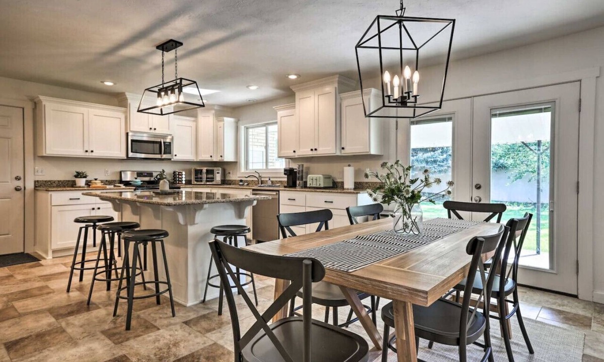 Idaho Falls House | Family-Friendly Home | Arcade Games | Backyard