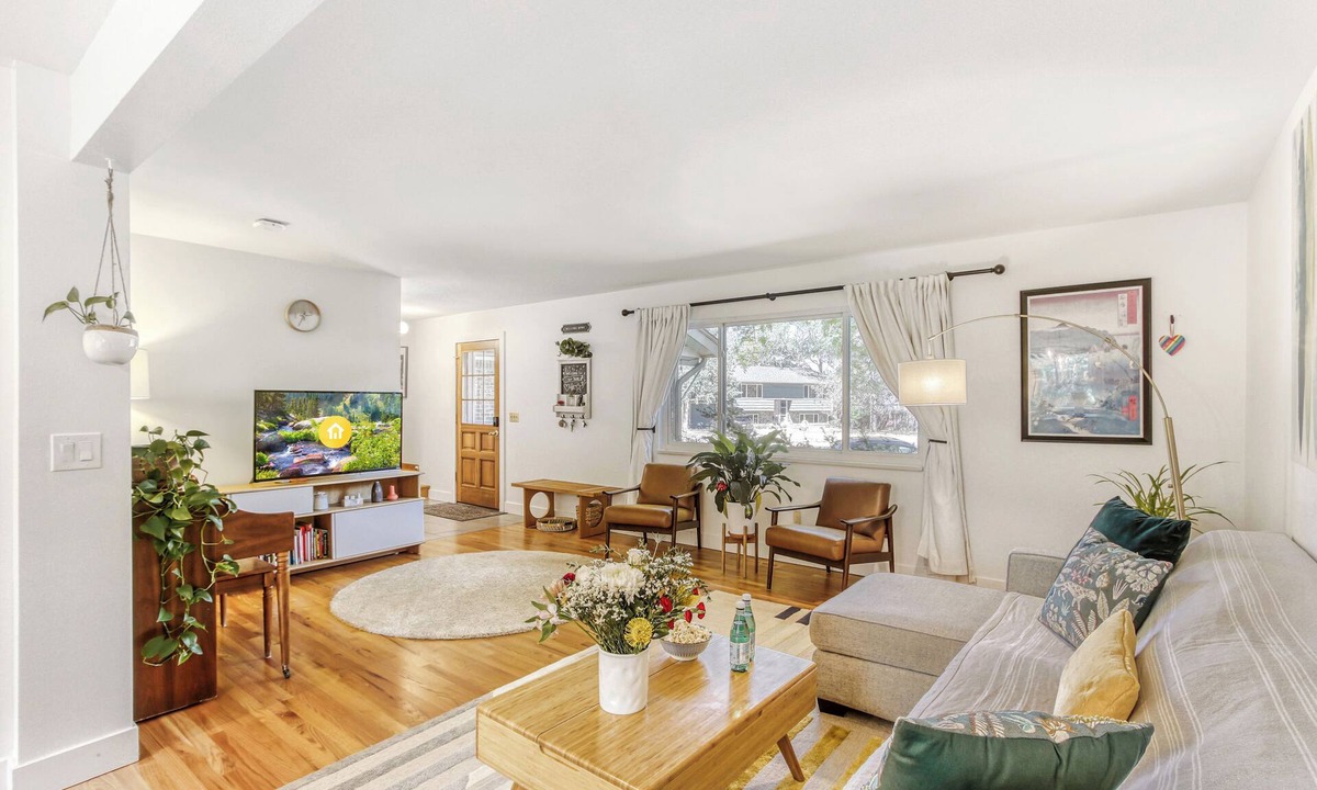 Park East House | Family-Friendly Home, 10-min to Downtown