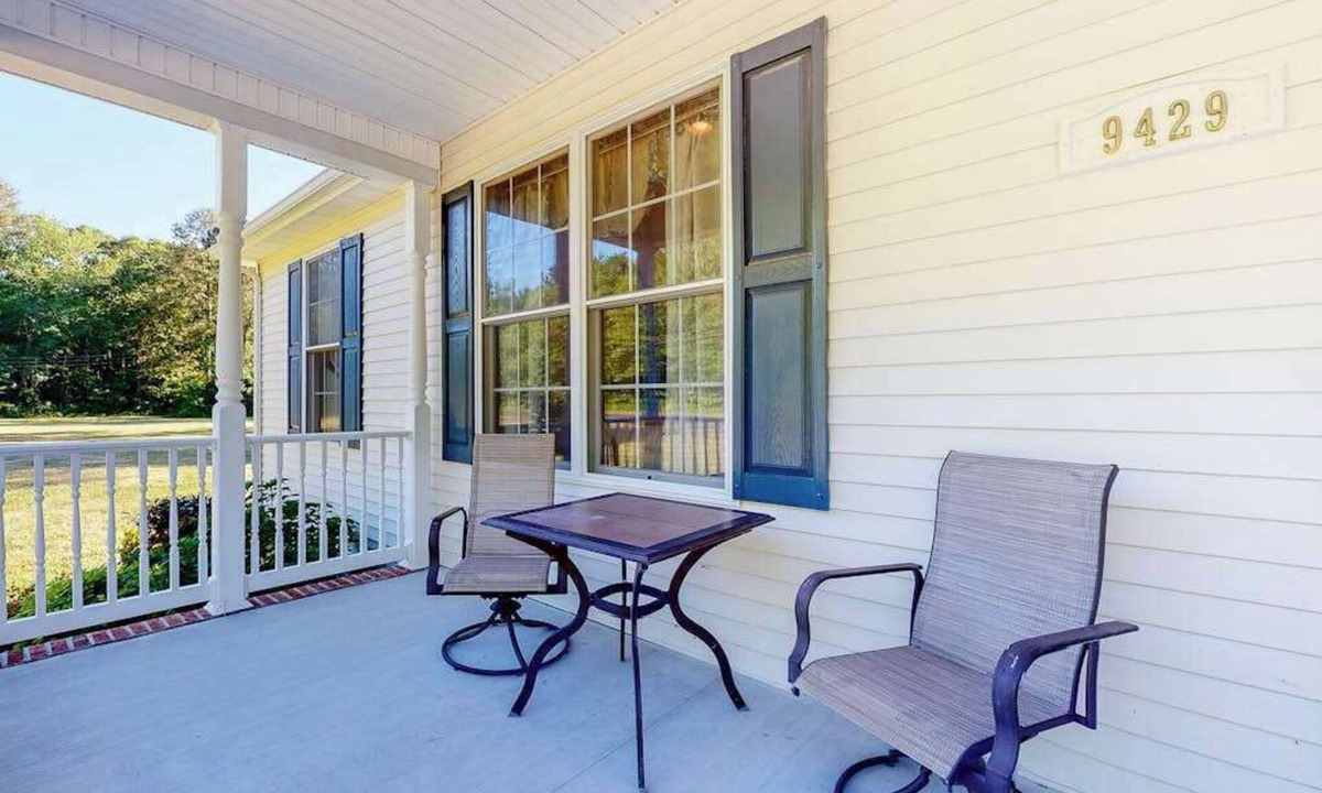 Berlin House | Family-Friendly Home Close to OC w/Furnished Porch, Central A/C, & Free WiFi