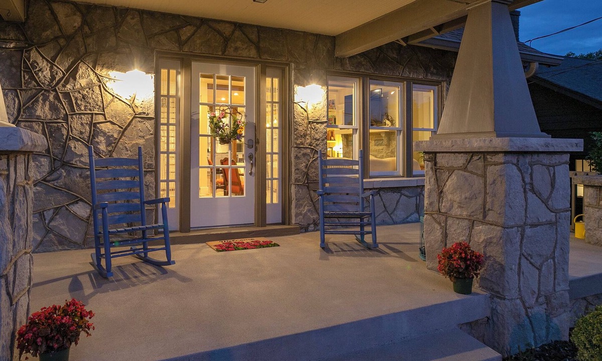 Inglewood House | Family-Friendly Home - 1920s Charm w/Modern Comfort