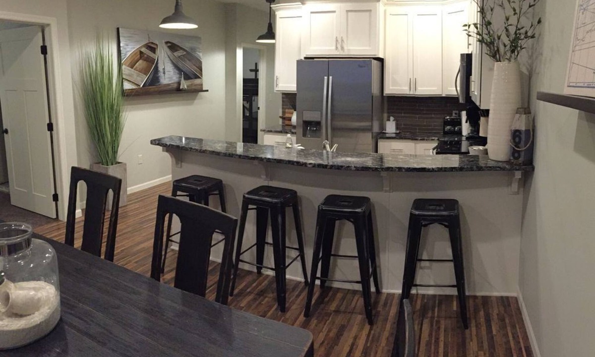 Arnolds Park Condo | Family-friendly Lakefront East Lake Okoboji Condo- Bridges Bay Resort
