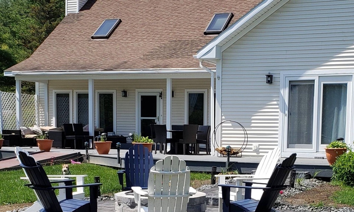 Silver Bay House | Family friendly Lake George rental.