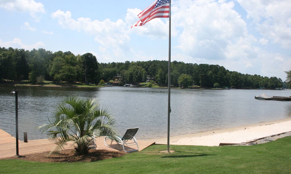 Greensboro House | Family Friendly Lake Oconee House