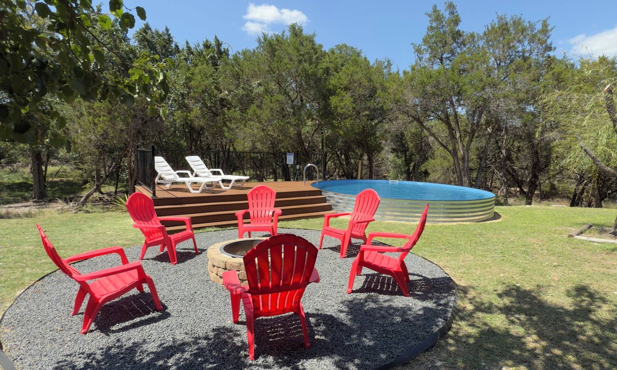 Canyon Lake House | Family-Friendly Log Cabin, Pool, Pickleball, Modern Comfort in Hill Country