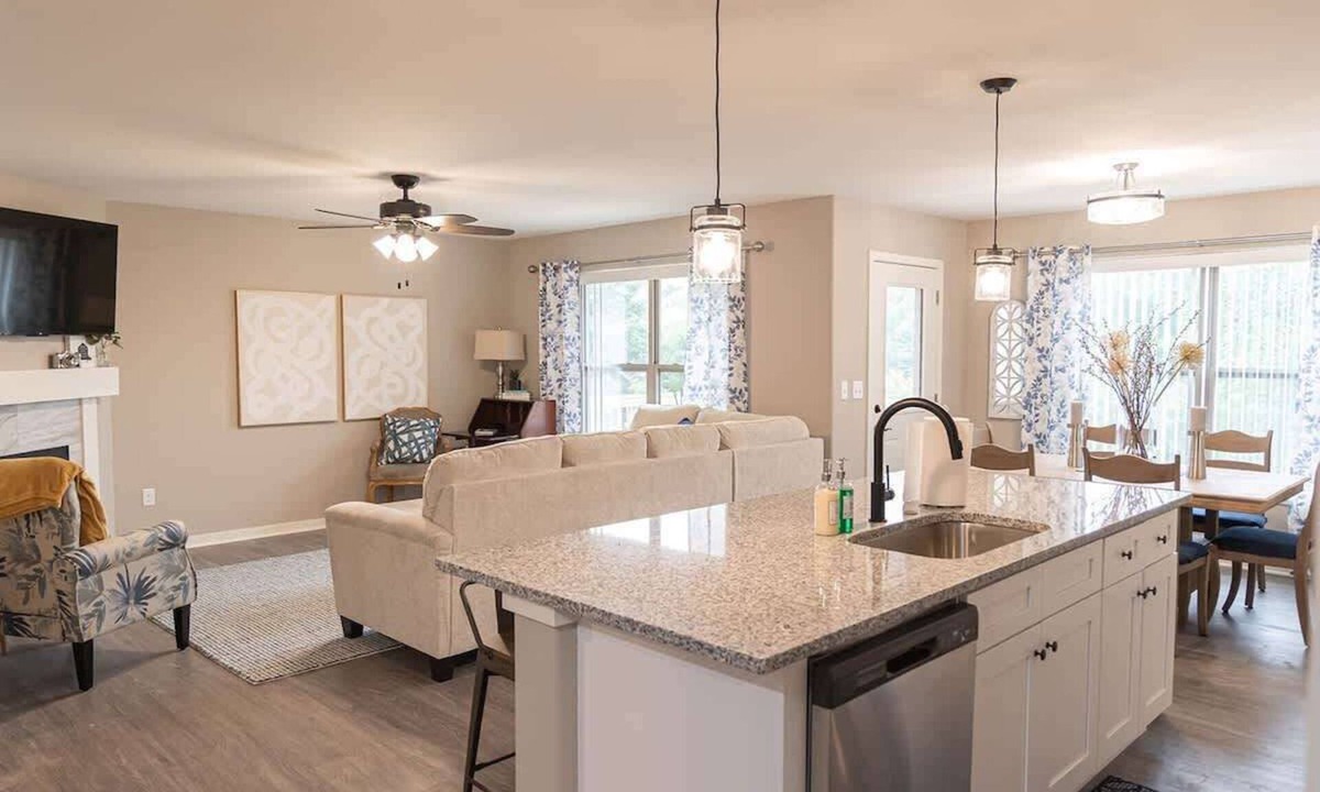 Loves Park House | Family-Friendly Loves Park Home: 3BR, King Master, Pet-Friendly