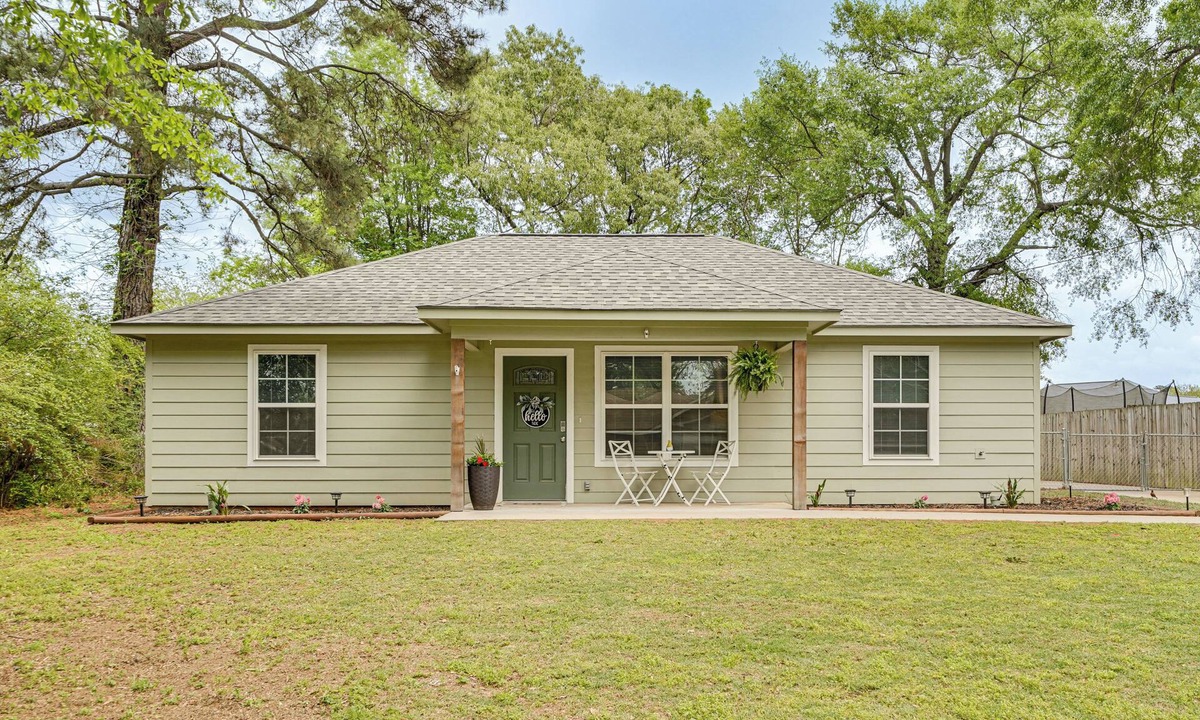 Nash House | Family-Friendly Nash Home 6 Mi to Spring Lake Park