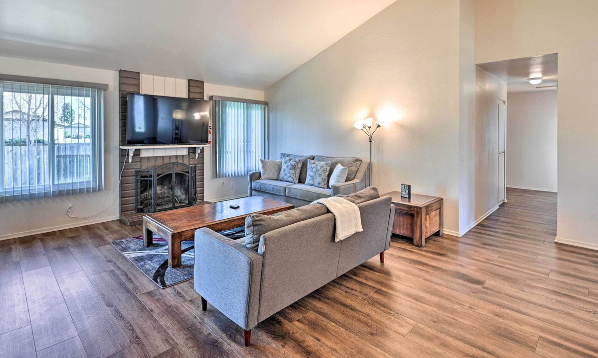 North Valley Cottage | Family-friendly Oceanside Home: 5 Mi to Beach