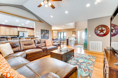 Omaha House | Family-Friendly Ozarks Getaway < 21 Mi to Branson!