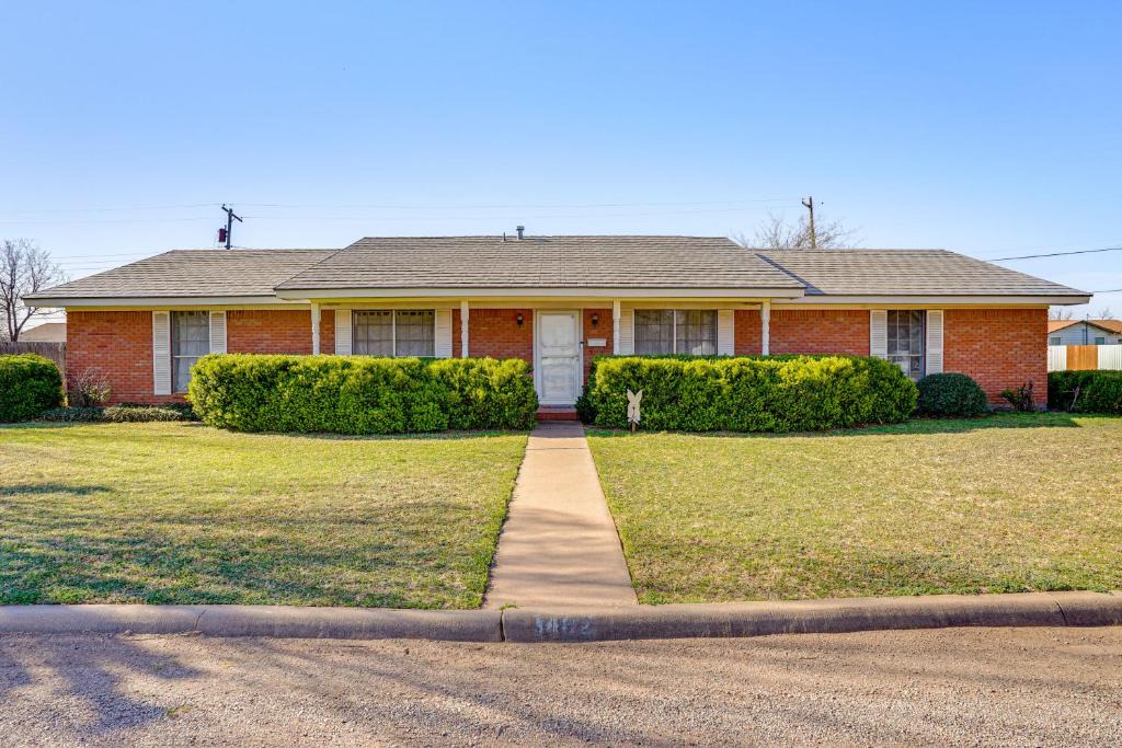 Stamford House | Family Friendly: Peaceful Home in Stamford!