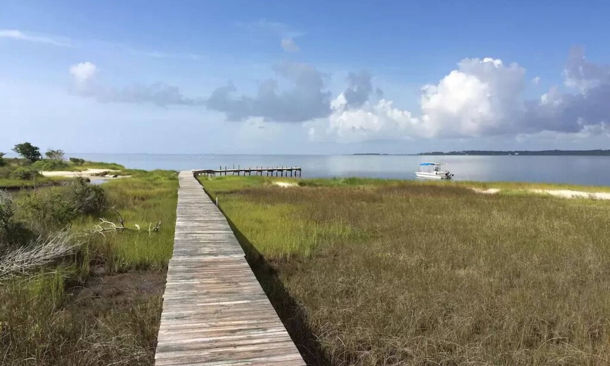 Sealevel House | Family-Friendly Private Waterfront Getaway!
