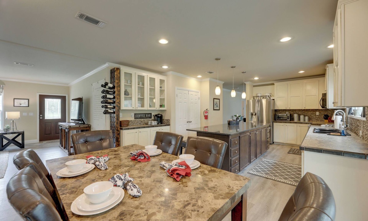 Sublime Cottage | Family-friendly Rock Island Home 5 Mi to Splashway