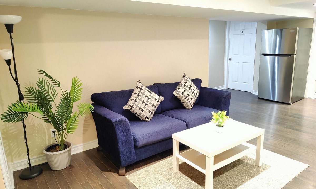 Longueuil House | Family-Friendly Spacious 2BR Cozy Basement suite |Near Attractions| Free Parking