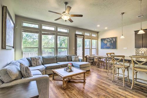 Spring House | Family-Friendly Spring Townhouse w/Backyard!