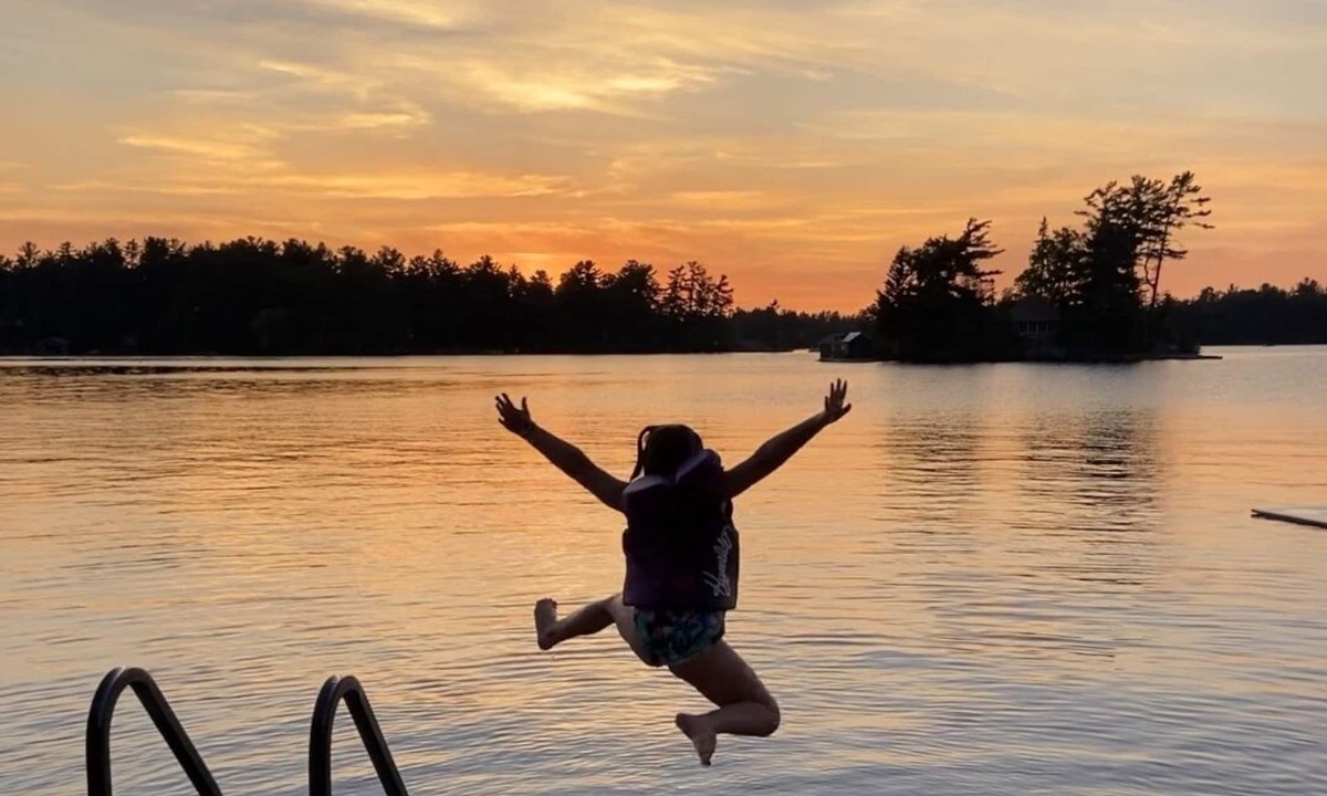 Douro-Dummer Cottage | Family Friendly Stoney Lake Cottage