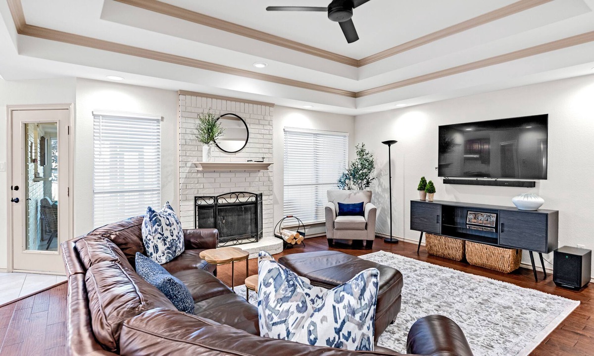 Grapevine House | Family friendly transitional and modern designed home away from home