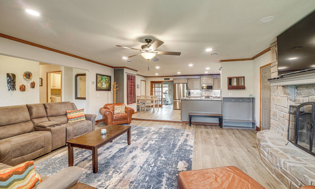 Bixby House | Family-Friendly Tulsa Suburb Home By Parks & River