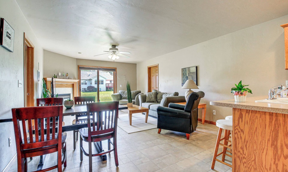 Butte Des Morts Apartment | Family-Friendly Unit: 8 Mi to Appleton Downtown!
