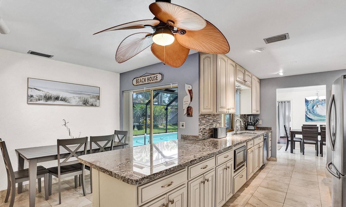 Central Corals House | Family Friendly Home- 7 Minutes from the Beach!