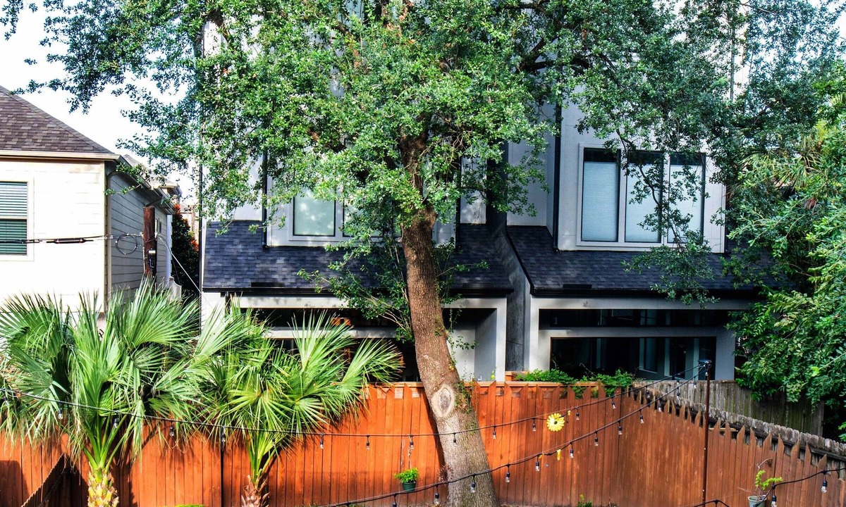 Montrose Apartment | Family Friendly