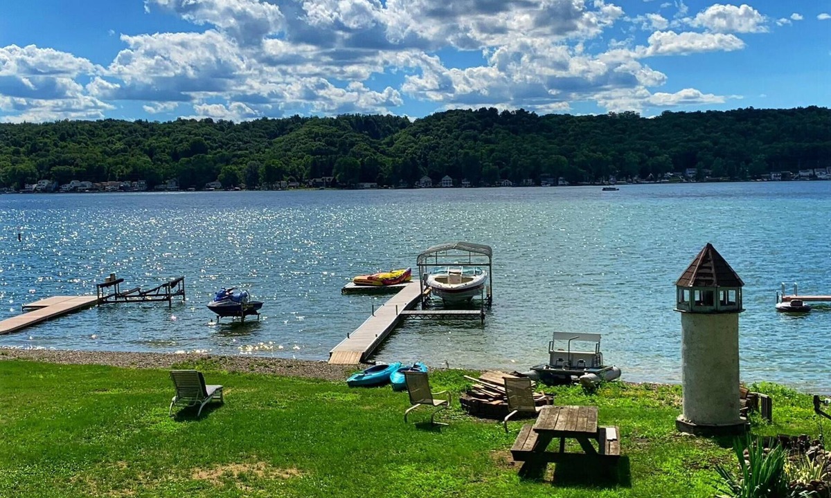 Conesus House | Family friendly waterfront property