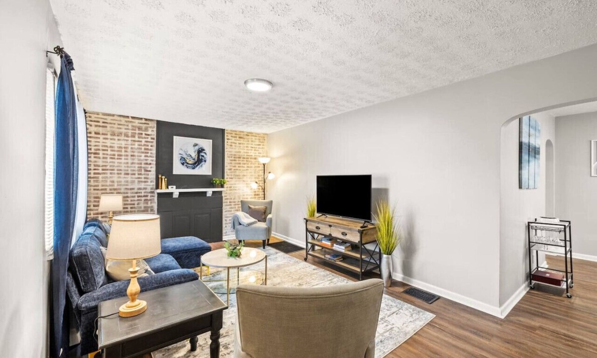 Westgate Apartment | Family-Friendly/WiFi + Kitchen