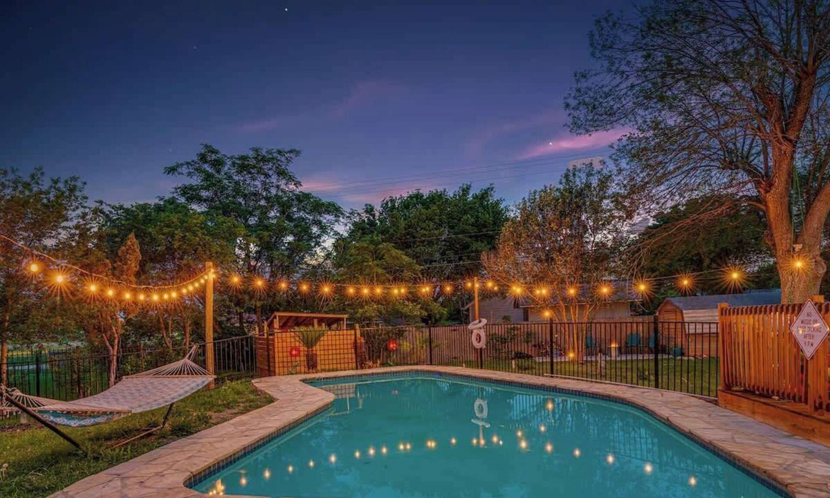 Shearer Hills - Ridgeview House | Family fun 4bed/2bath with pool
