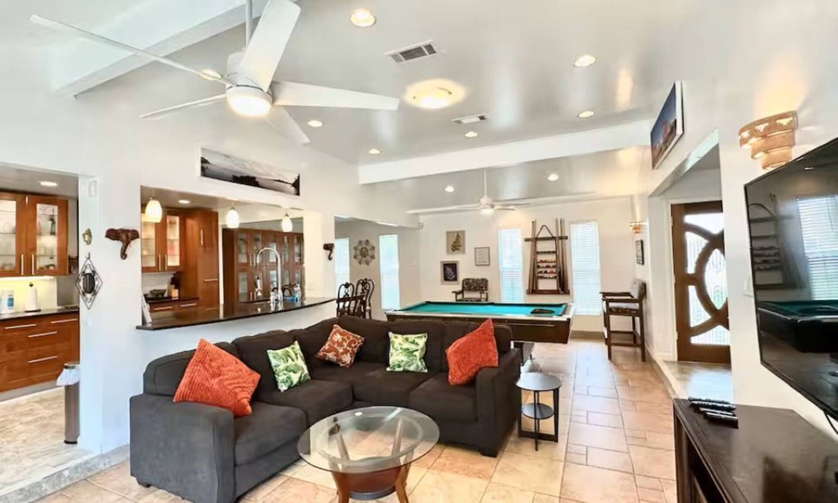 Richland Hills House | Family Fun! Hot tub, Pool, Billiards, Gazeb