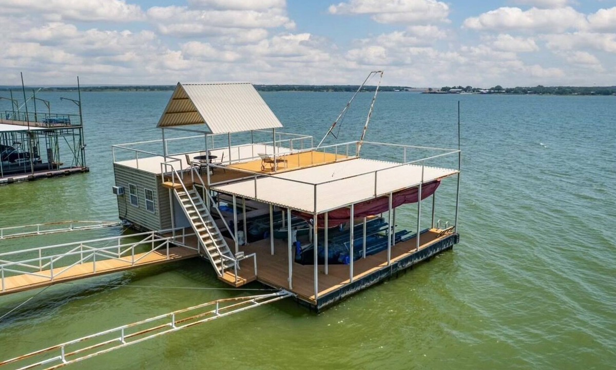 Brownwood House | Family Fun in Lake Life