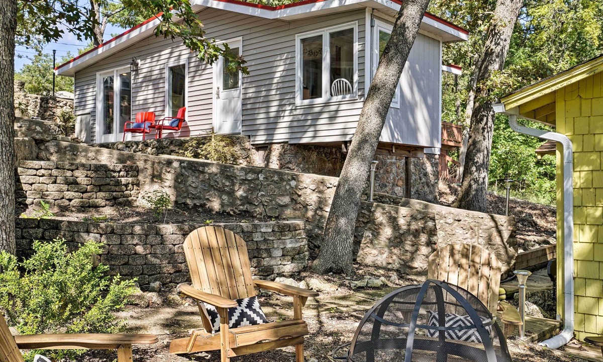 Sunrise Beach House | Family Fun! Lakeside Gem + Dock in Sunrise Beach