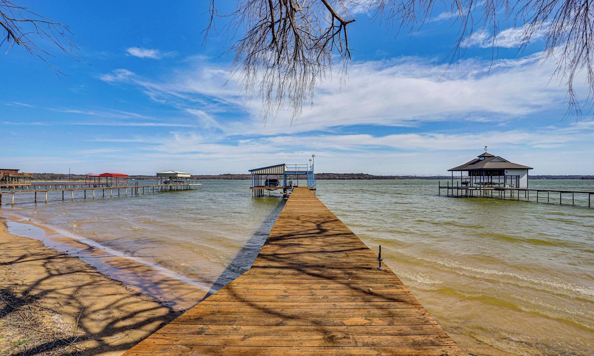 Azle House | Family Fun on Eagle Mtn Lake! Home w/Dock & Views
