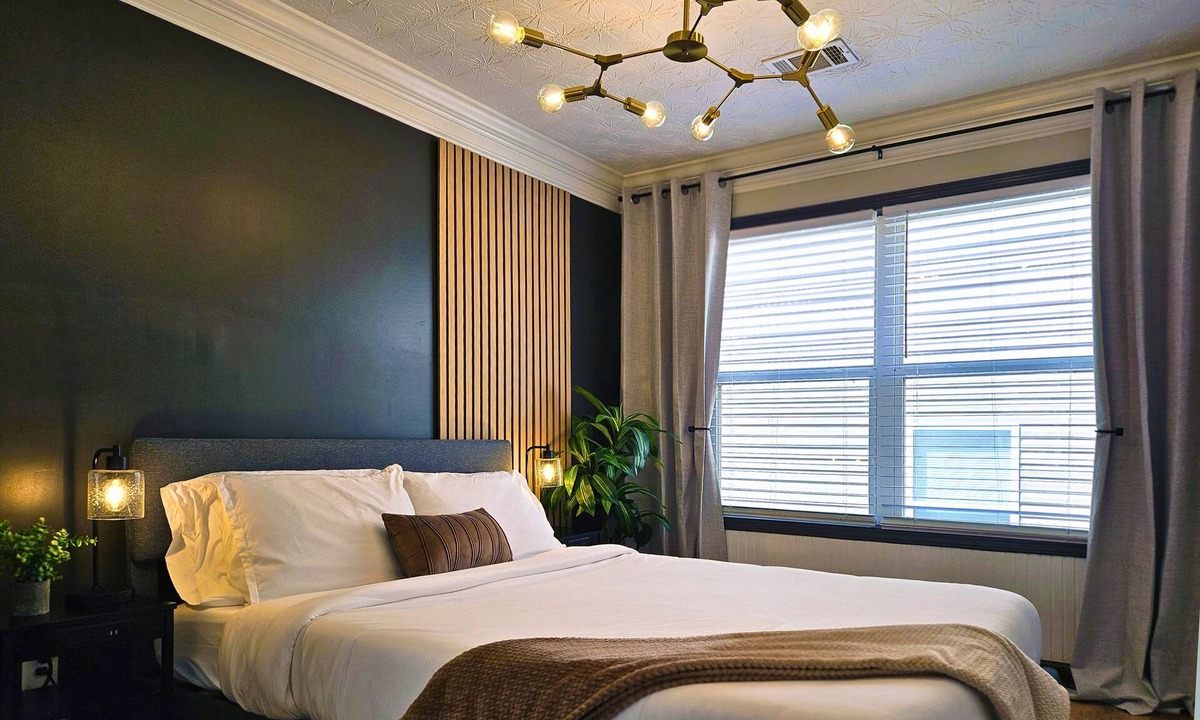Lawrenceville House | Family Fun | Pet-Friendly | Sleeps 10 | 4BR