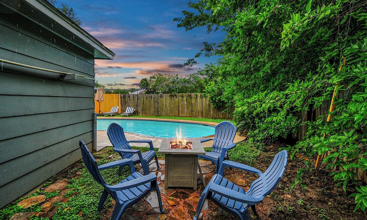 Woodlake - Briar Meadow House | Family Fun · Pool · Firepit · Games · Movie Nights