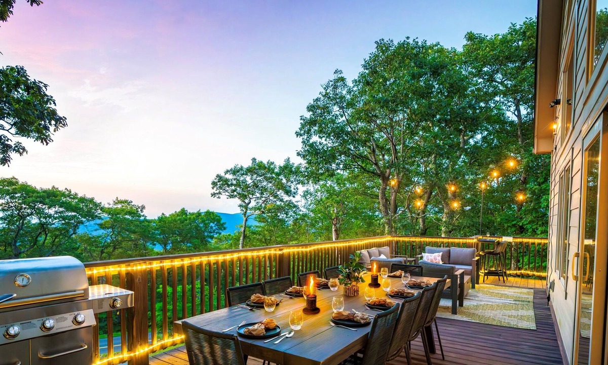 Wintergreen House | Family Fun + Wellness Hot Tub, Massage Chair, Sauna, 4 Outdoor Areas, GameRoom