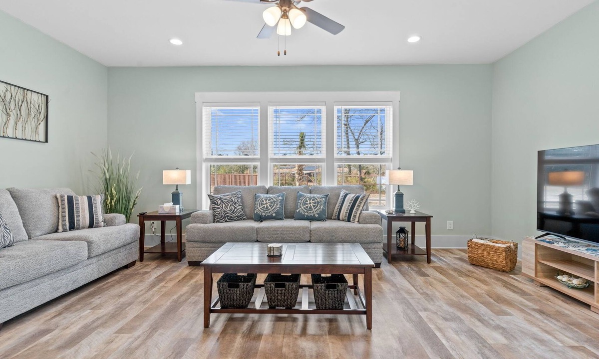 Shallotte House | Family Getaway at The Salty Escape – Brand New Guesthouse 2BR