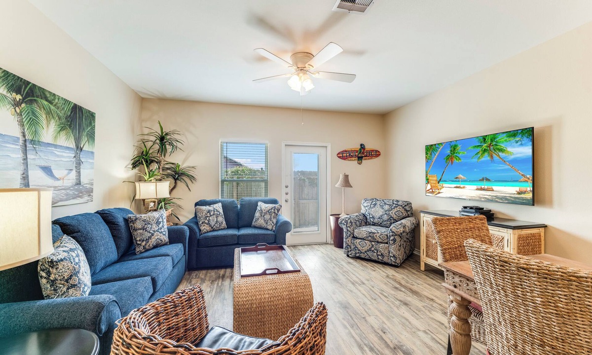 Corpus Christi House | Family Getaway | Heated Pool, Playground & Beach Close By