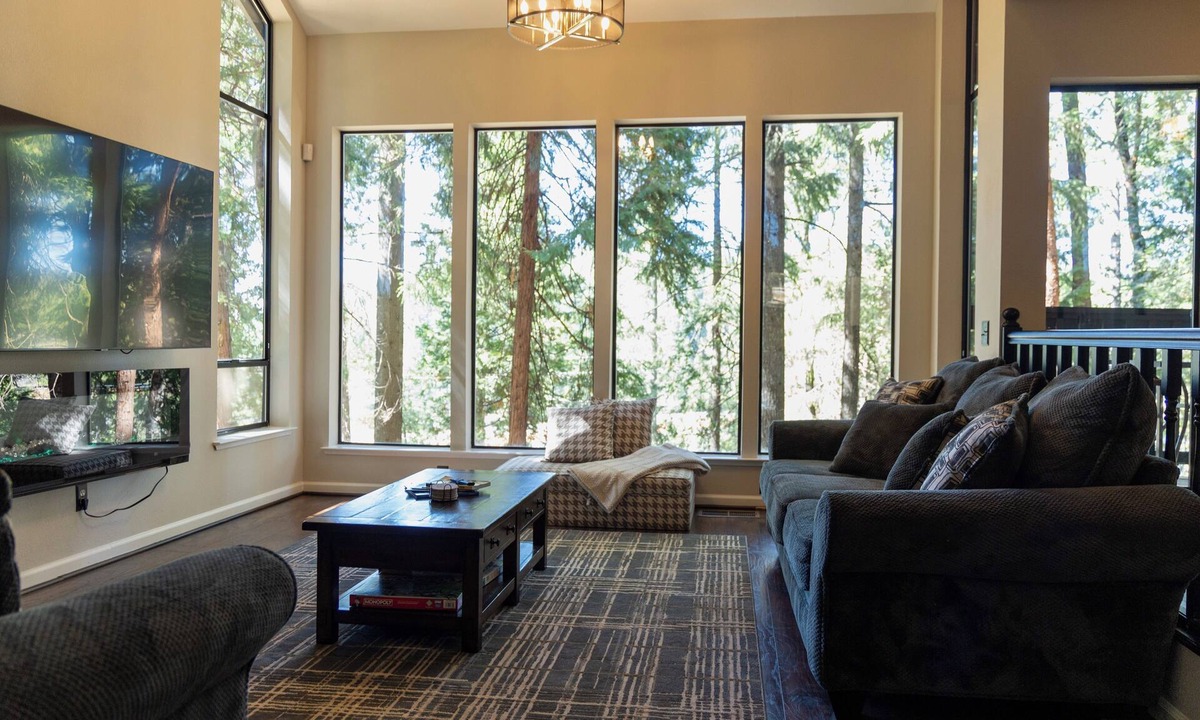 Pollock Pines Cabin | Family Getaway: Lakeside and Hiking Cabin