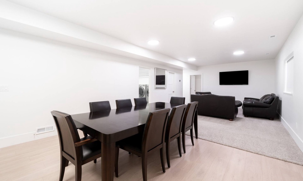 Farmington House | Family Getaway Near Lagoon & Station Park, Basement Stay