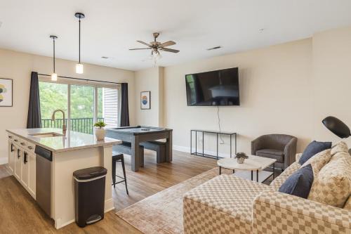 Glen Iris Apartment | Family Group Retreat 3 Queens Pool Table 2nd