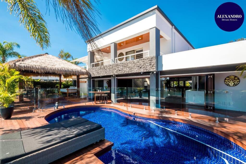 Runaway Bay House | Family Haven / Runaway Bay